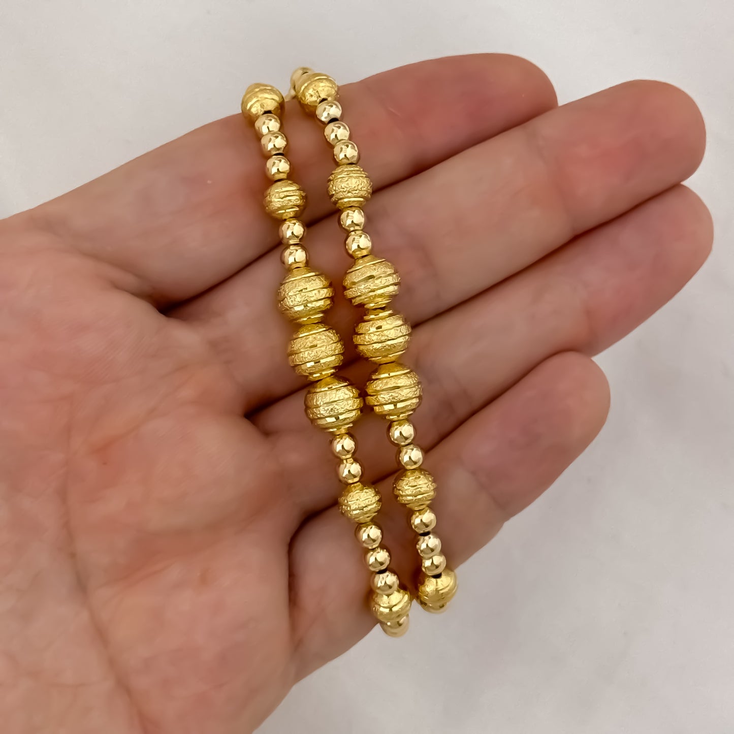 2 Pulseras para Parejas en Balin  Diamantado en Balin Liso de 4mm   Simbolo de Amor   en Oro Laminado 18k con Garantia de por vida